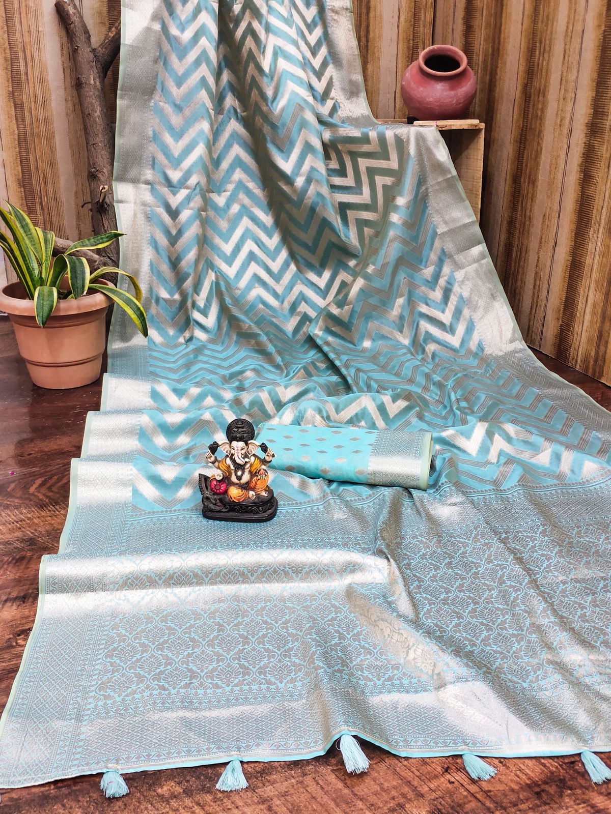 Premium Soft Organza Silk Banarasi Saree with Archival Intricate Weaving & Unique Butta – Superior Quality | Rangshree